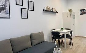 Los Mellis Apartment - Maria Zambrano Train Station & Bus